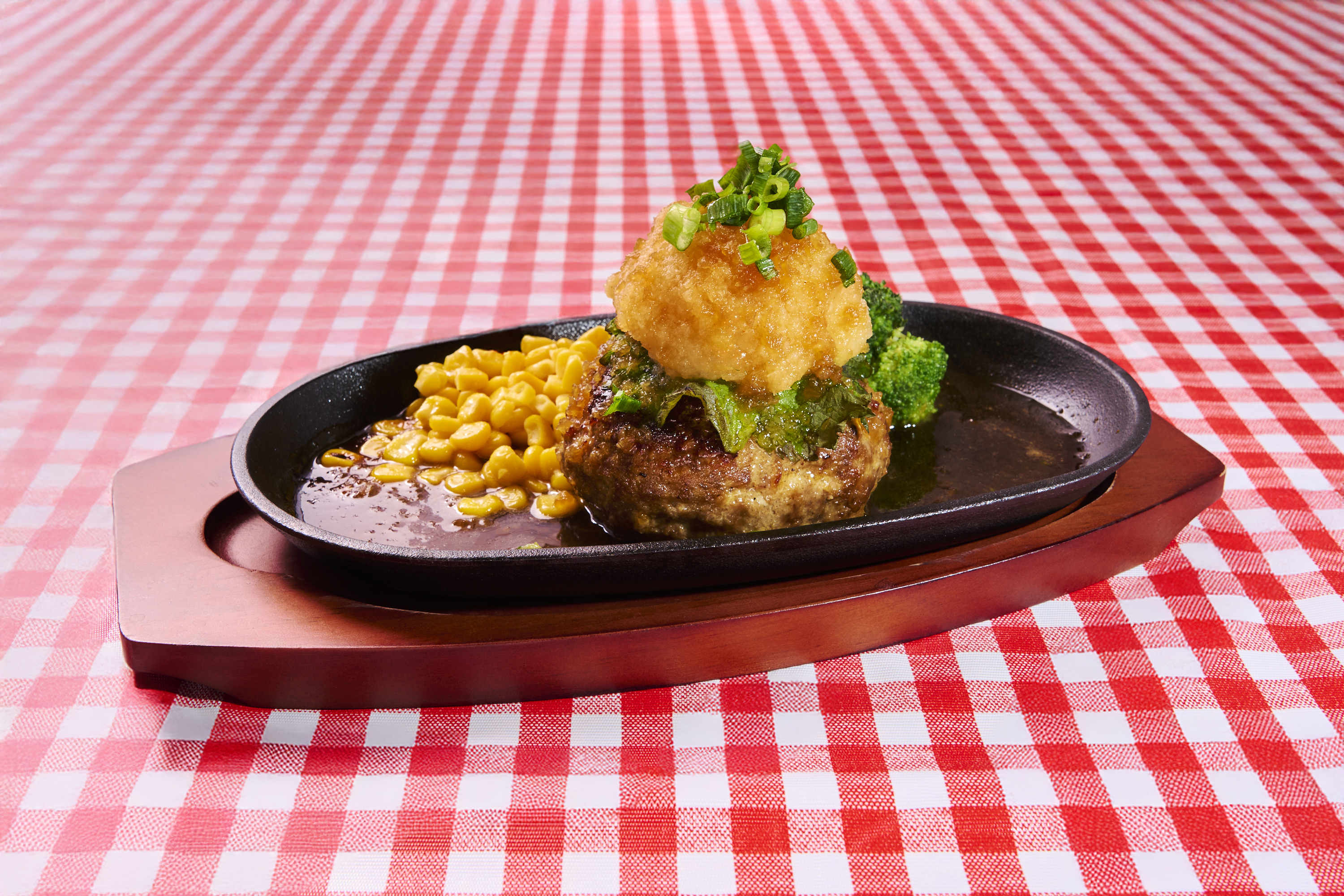 当店自慢の自家製ハンバーグ（大根おろしポン酢）